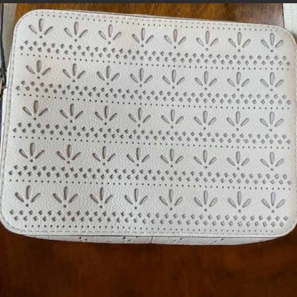 Kate Spade - Picture 2 of 5